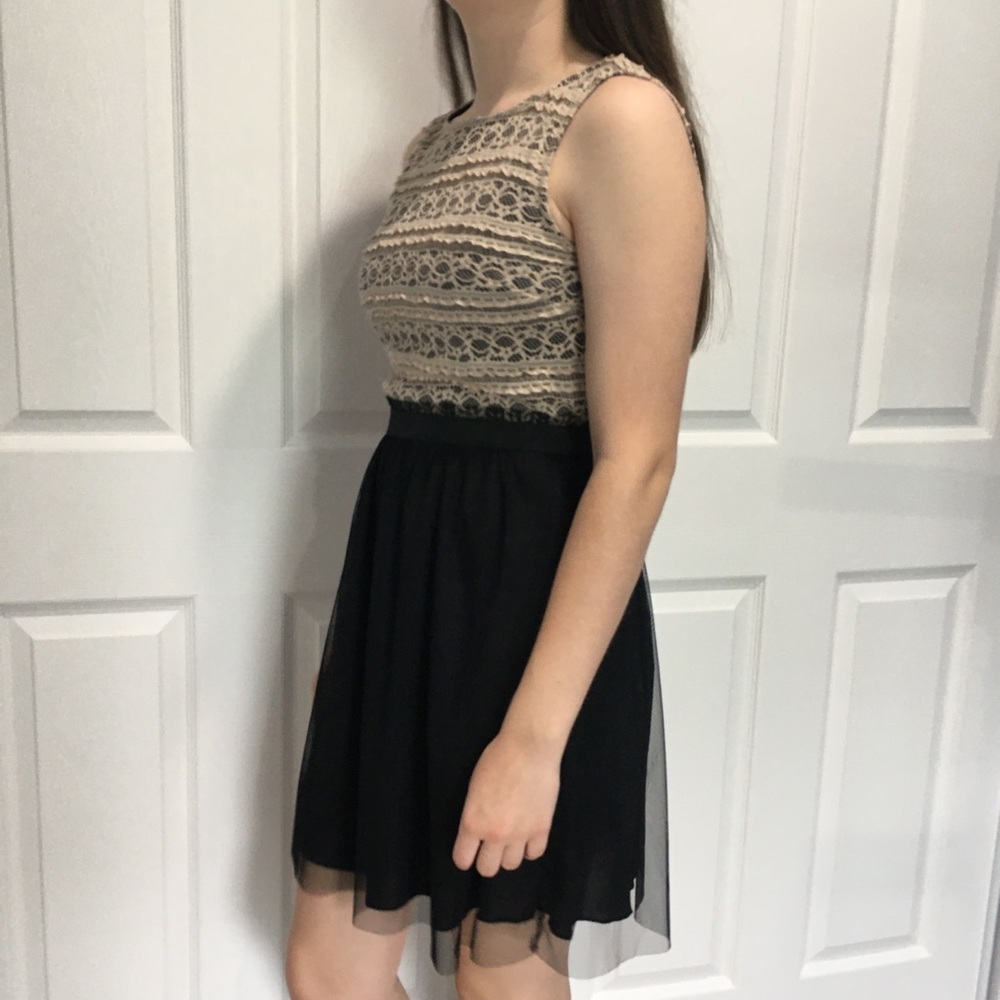 Dress - Picture 2 of 3